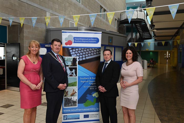 #EU in my Region Open Days Project visit to the ERDF co-funded Shannon ABC centre, Institute of Technology Tralee.
(L to R) Derville Brennan, SRA; Cllr Damien Geoghegan, SRA; Tim Yeomans, Centre Manag
