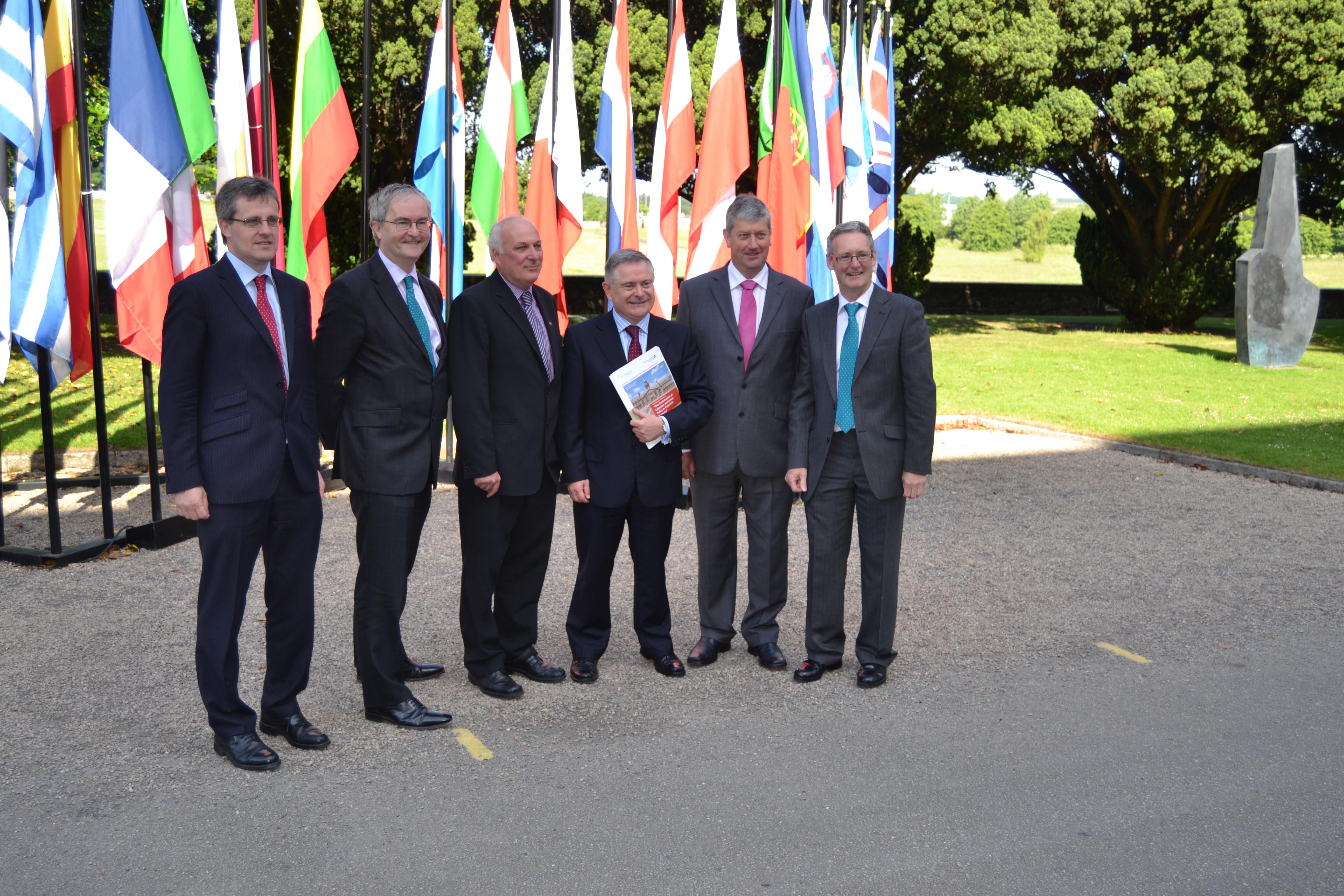 L-R: Kieran Moylan, Asst. Director, BMW RA, Mr. Jonathan Taylor, Vice President, EIB, Cllr. Dermot Lacey, Cathaoirleach, S&E RA, Mr. Brendan Howlin T.D. Minister for Public Expenditure and Reform,&nbsp; Cl