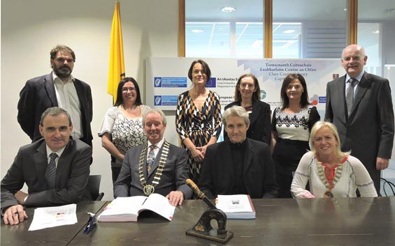 Clare County Council announced the appointment of consultants for the design and delivery of the flagship County Library project in Ennis part-funded under the S&E OP. Pictured in Áras Contae an Chlá