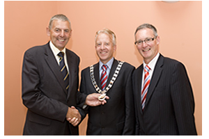 Hand over of the chain of office from Cllr. Kevin Murphy, Cathaoirleach 2009-2010 to Cllr. John Ryan, Cathaoirleach 2010-2011 with Mr. Stephen Blair, Director, S&E Regional Assembly
