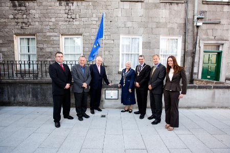 Pictured at the unveiling of the plaque acknowledging the support of the ERDF for the John’s Square upgrade works are (L-R) is Mr. Vincent Murray, Snr Engineer, Limerick City Council; Cllr. Stephen Ke