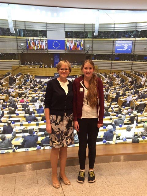 Miss Caitriona Brady Halmschlag, Colaiste Chiarain, Croom, Co Limerick with Ms. Mairead McGuinness, MEP. Caitriona is the Southern and Eastern Regional Programme winner 2016 of the Graduate Quiz. Imag